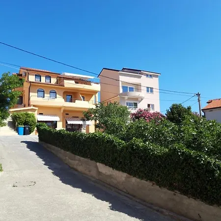 Apartment Damir 2838