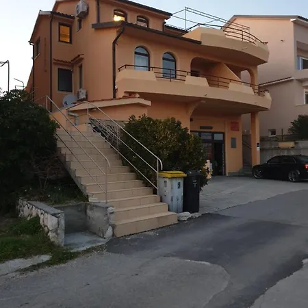 Apartment Damir 2838