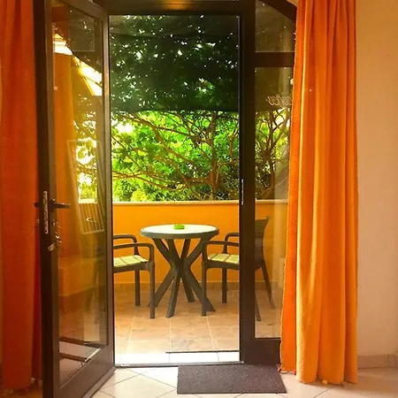 Damir 2838 Apartment