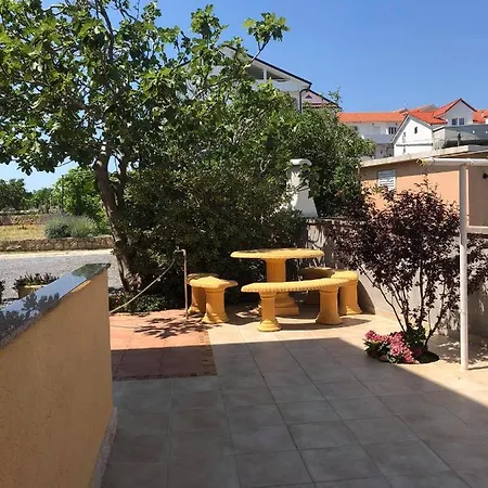 Apartment Damir 2838