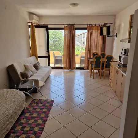 Damir 2838 Appartement Lopar